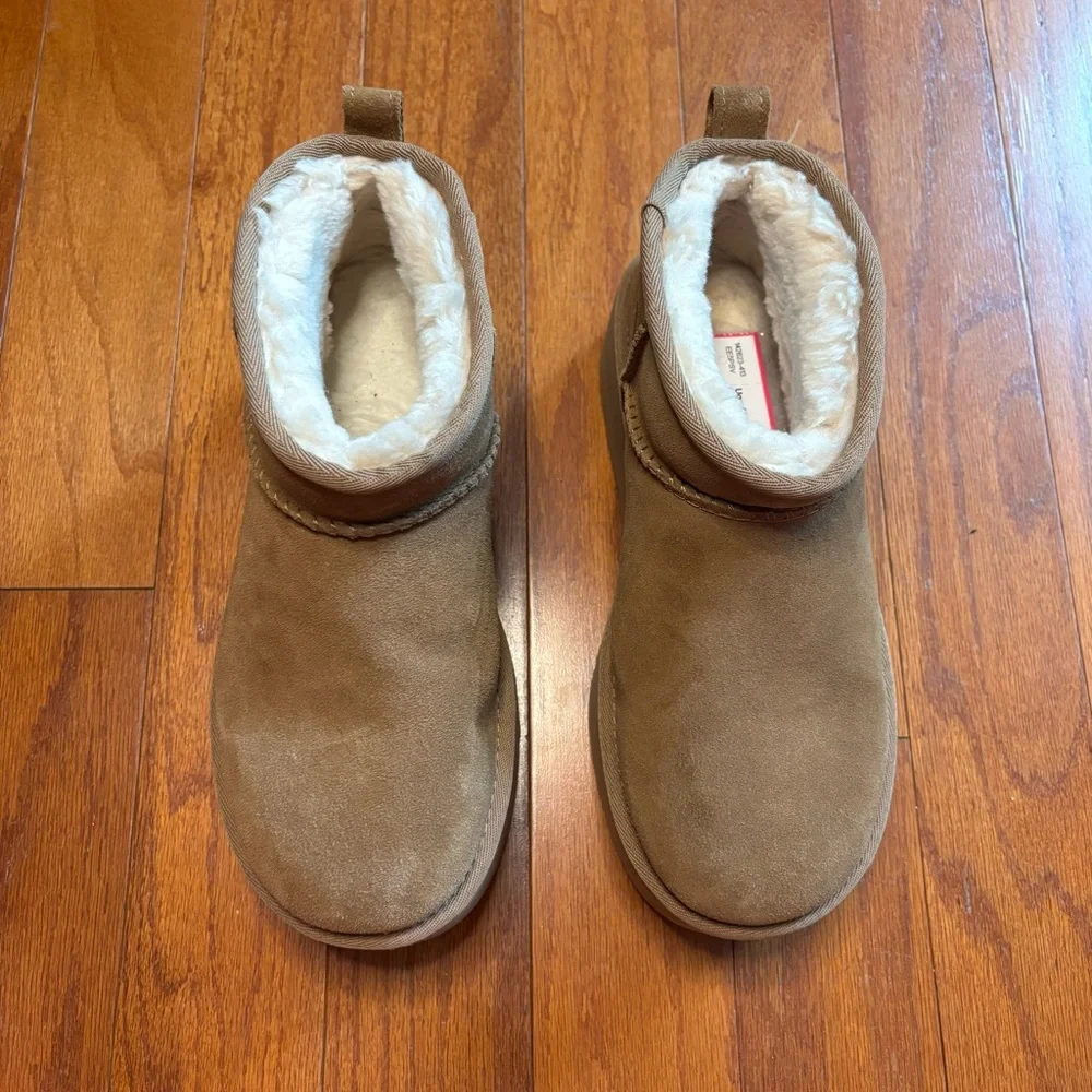 Ugg Size 8 Ugg Chestnut Mini Platform